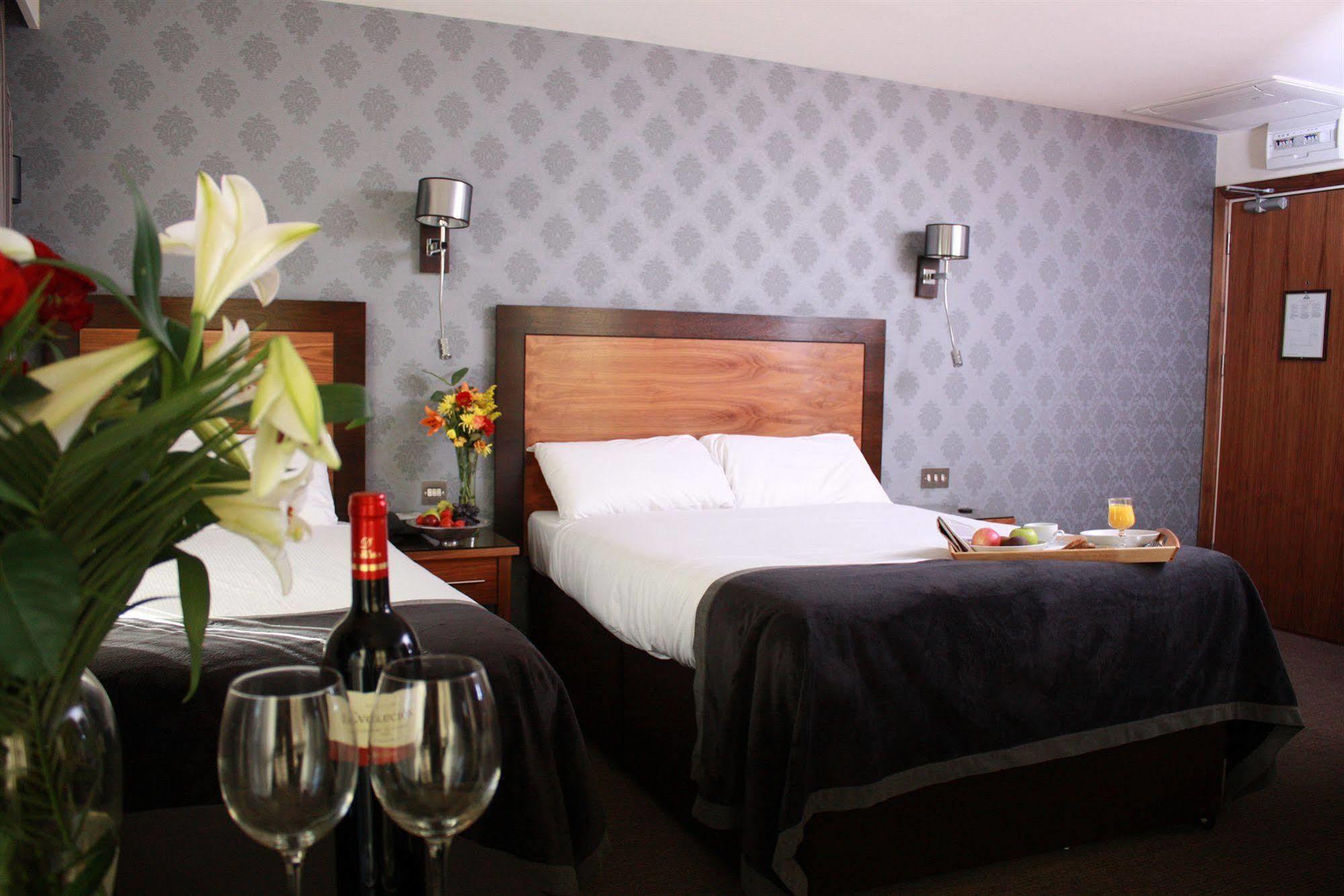 Treacys Hotel & Leisure Centre Waterford Bagian luar foto
